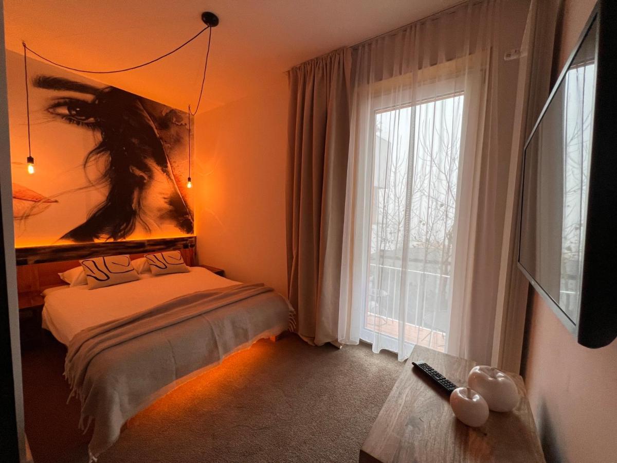 Shard Boutique Hotel-Adult Only Brassó Kültér fotó