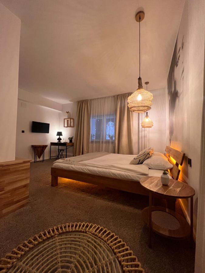 Shard Boutique Hotel-Adult Only Brassó Kültér fotó