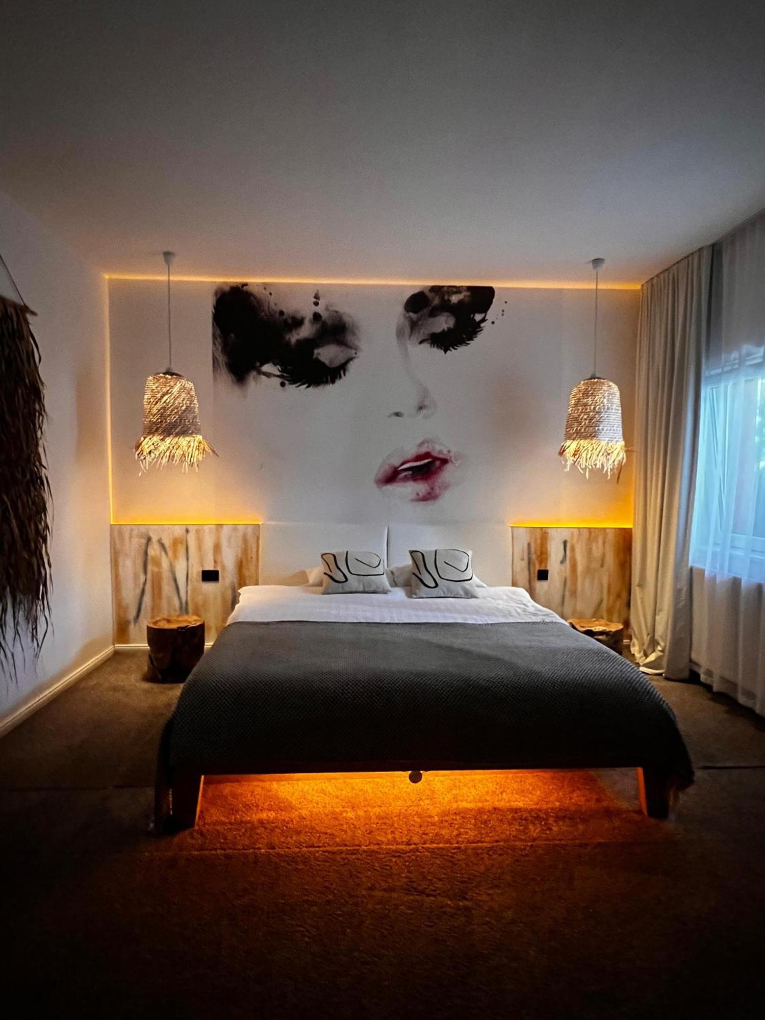 Shard Boutique Hotel-Adult Only Brassó Kültér fotó